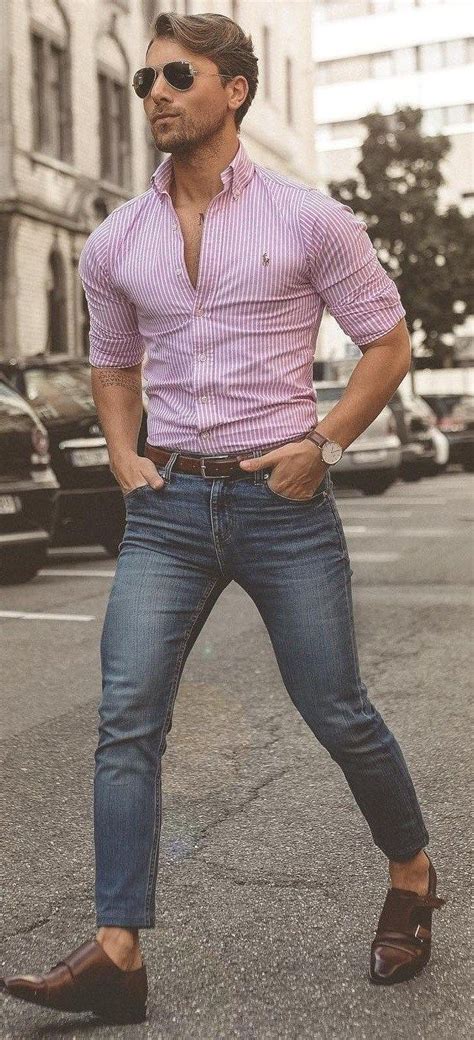 should men tuck in shirts.